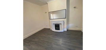 2 bed terraced house to rent