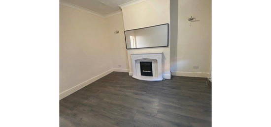 2 bed terraced house to rent