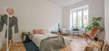 ++NEU++ Generalsanierter 2-Zimmer Altbau-ERSTBEZUG-Blick ins Grüne