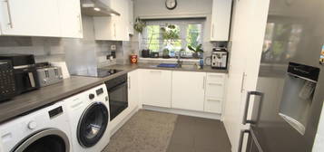 2 bed flat to rent