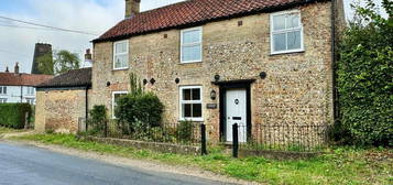 2 bedroom detached house