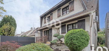 Maison traditionnelle 2 étages  à vendre, 5 pièces, 3 chambres, 126 m²