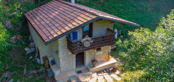 CASA INDIPENDENTE A BADIA CALAVENA