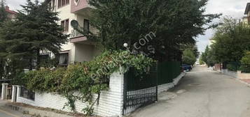 ayyolu Merkez'de Triplex Villa / Enbat A.