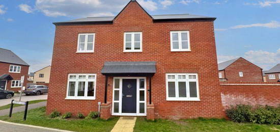 4 bedroom detached house to rent