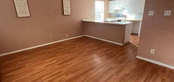 1100 Coal Ave SW Unit 11, Albuquerque, NM 87102