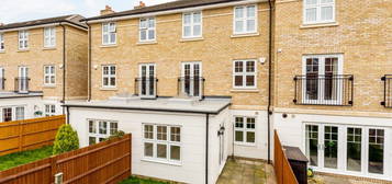 Terraced house to rent in Woolman Road, Watford WD17