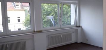 Gelsenkirchen-City: 2-Zi-Wohnung,Küche,Bad für (kalt) 359