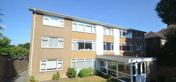 Flat to rent in Kingswood Road, Shortlands, Bromley BR2