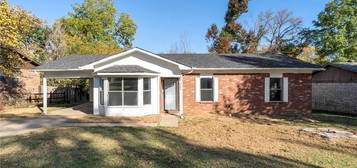 1706 N 29th St, Van Buren, AR 72956