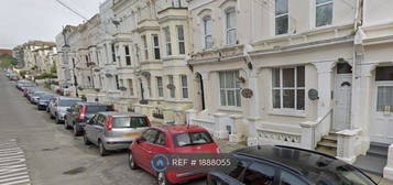 Flat to rent in Kenilworth Road, St. Leonards-On-Sea TN38