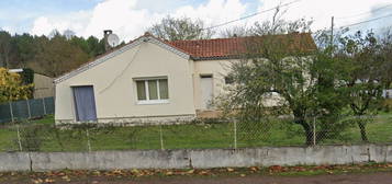 Maison  à louer, 5 pièces, 3 chambres, 85 m²