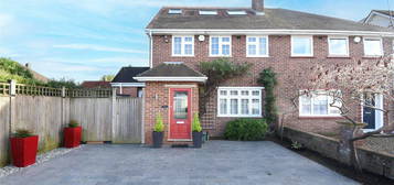 4 bed semi-detached house to rent