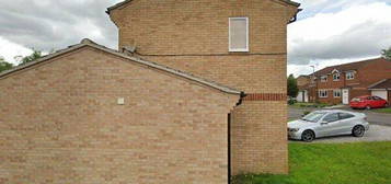 3 bed semi-detached house to rent