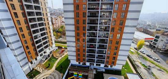 SANCAKTEPE MAH'de 2+1 120 m2 K.HAVUZ K.OTOPARK GÜVENLİK Ç.PARKI