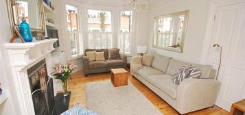 4 bedroom terraced house to rent