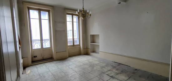 Belley Appartement T3/4 à rénover