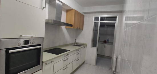 Apartamento de alquiler en Rua Ramon Cabanillas, 13, Os Mallos