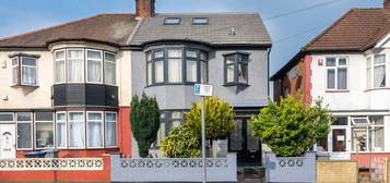 6 bedroom semi-detached house for sale