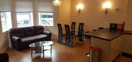 2 bed flat to rent