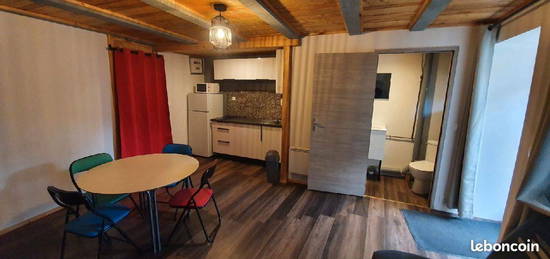 Studio 23m² refait à neuf , idéal étudiant