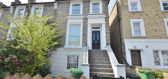 Flat to rent in Marquis Road, Camden, London NW1