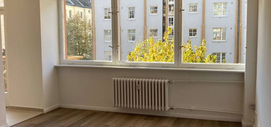 Modernisiert mit Einbauküche, Duschbad und Balkon