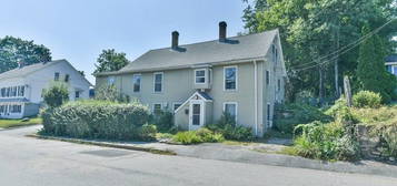 14 Crosby St, Webster, MA 01570