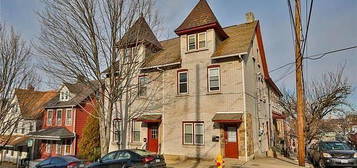 1 bed, 1.0 bath, $1,500, 573 Hillside Ave, Bethlehem, PA 18015