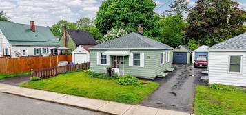 70 Chislett St, Brockville, ON K6V 4L1