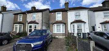 3 bedroom semi-detached house to rent