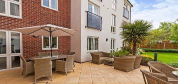 2 bed flat for sale