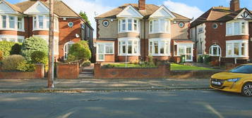 3 bed semi-detached house for sale