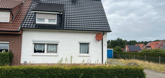 IMMOBILIEN GUMNIOR präsentiert: *provisionsfrei* renovierungsbedürftige DHH in Lingen - Biene mit großem Grundstück