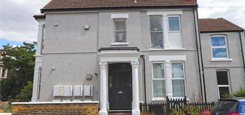 Property to rent in York Road, Southend-On-Sea SS1