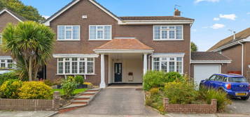 5 bed detached house for sale