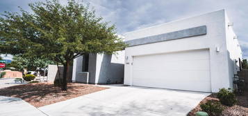 7582 E Chalkboard Ct, Tucson, AZ 85715