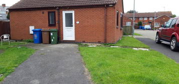 2 bedroom semi-detached bungalow to rent