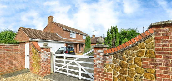 4 bed detached house for sale