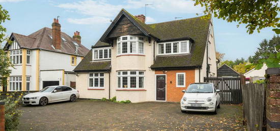 6 bedroom detached house for sale