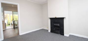 Terraced house to rent in Crofton Avenue, Bexley DA5