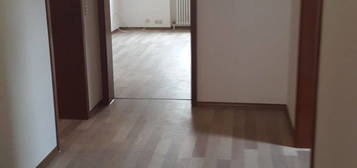 Schöne DG Wohnung 80 qm in Teublitz ab 01.02.205 zu vermieten.