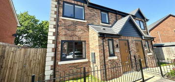 3 bedroom semi-detached house