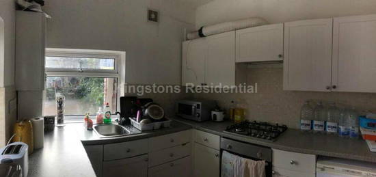 4 bedroom terraced house