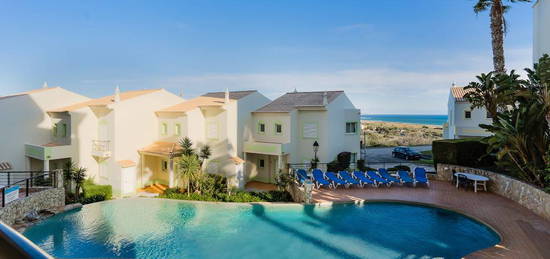 Meia Praia Beach: Golf | Wifi | Pool | Perfect f