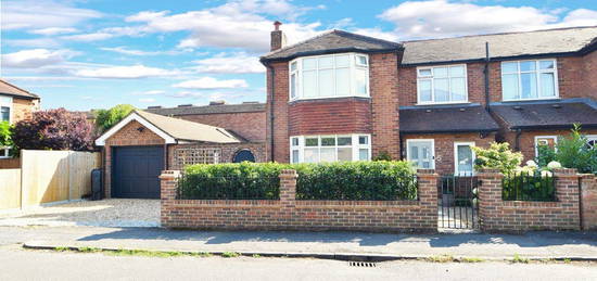 3 bed semi-detached house for sale