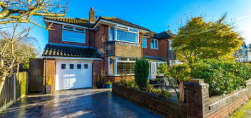 5 bedroom semi-detached house for sale