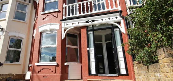 Room to rent in 4 Burnley Road, London NW10