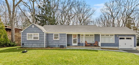 208 Marys Ln, Southampton, NY 11968