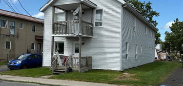 128 - 130, Rue Léopold
                        Cowansville